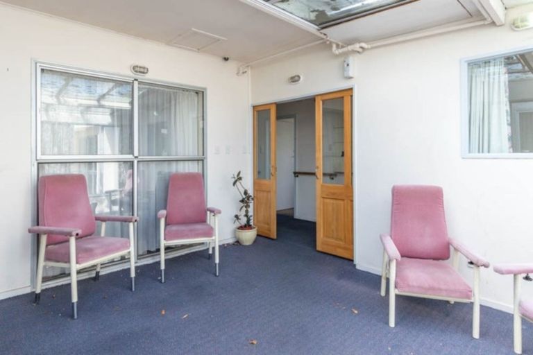 Photo of property in 61 Botanical Road, Takaro, Palmerston North, 4412