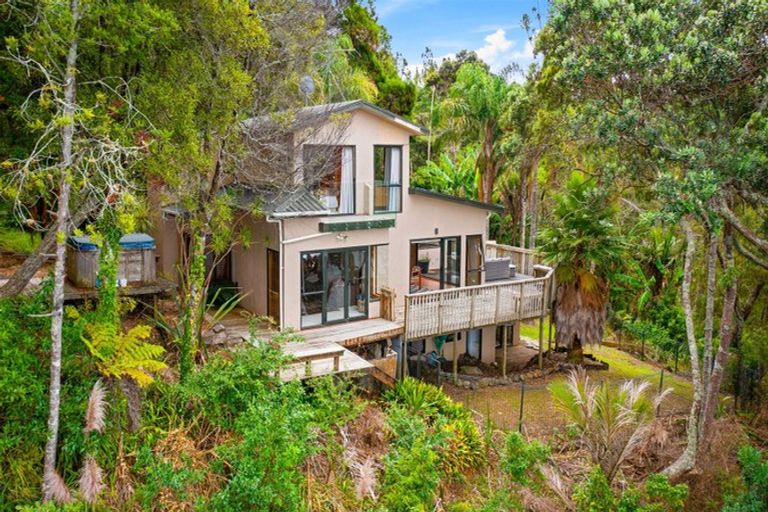 Photo of property in 44 Paturoa Road, Titirangi, Auckland, 0604