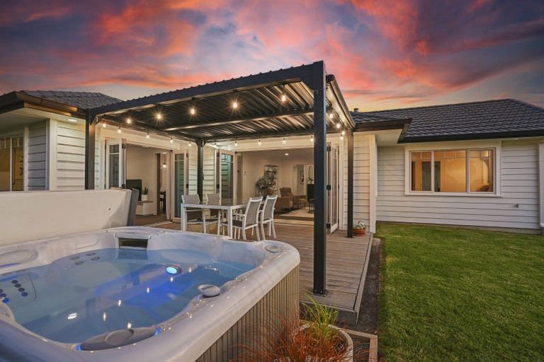 Photo of property in 15 Rochester Place, Bethlehem, Tauranga, 3110