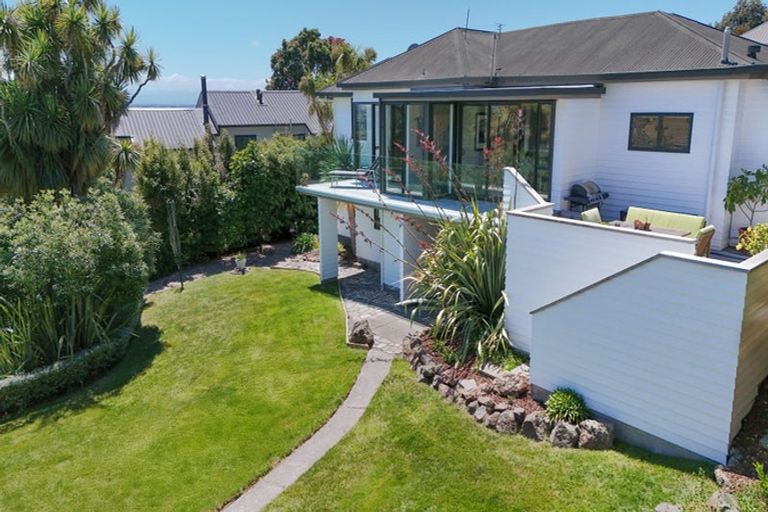 Photo of property in 80 Hackthorne Road, Cashmere, Christchurch, 8022