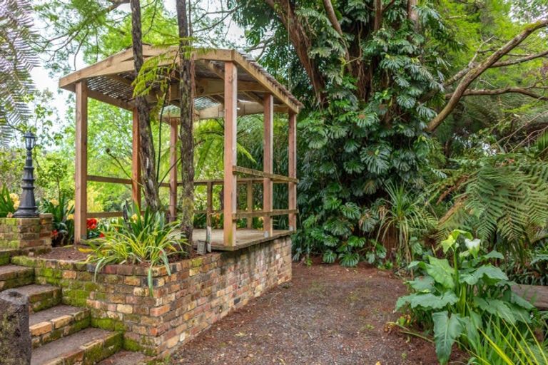 Photo of property in 195 Driving Creek Road, Coromandel, 3506