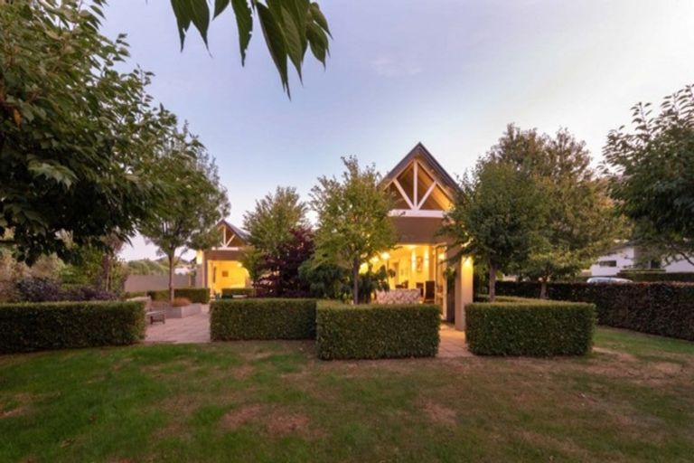 Photo of property in 11 Kelliher Drive, Wanaka, 9305