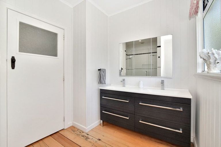 Photo of property in 187 Otumoetai Road, Brookfield, Tauranga, 3110