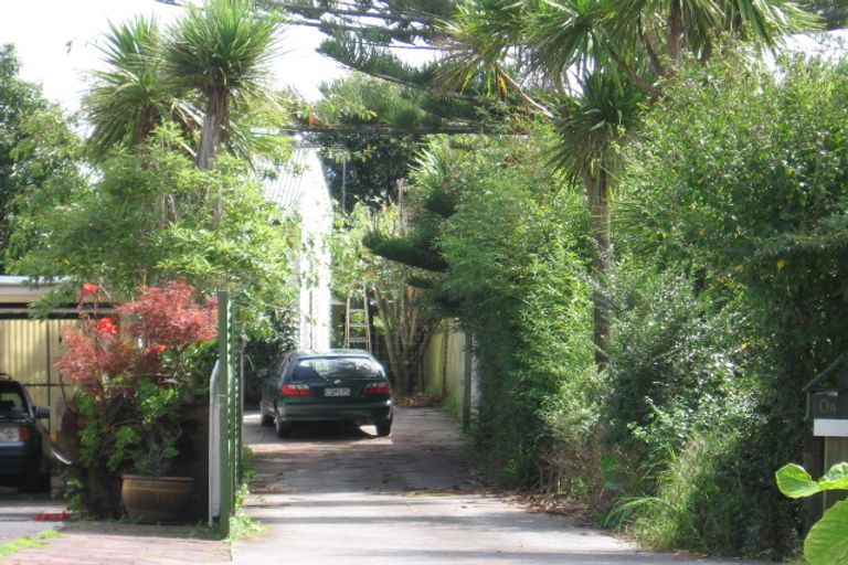 Photo of property in 10 Humphrey Kemp Avenue, Henderson, Auckland, 0612