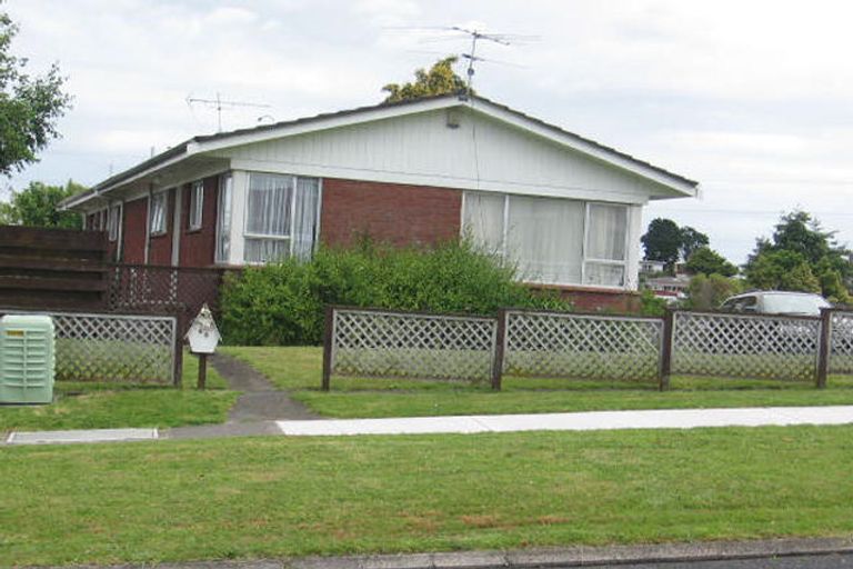 Photo of property in 1/43 Chatsworth Crescent, Pakuranga Heights, Auckland, 2010