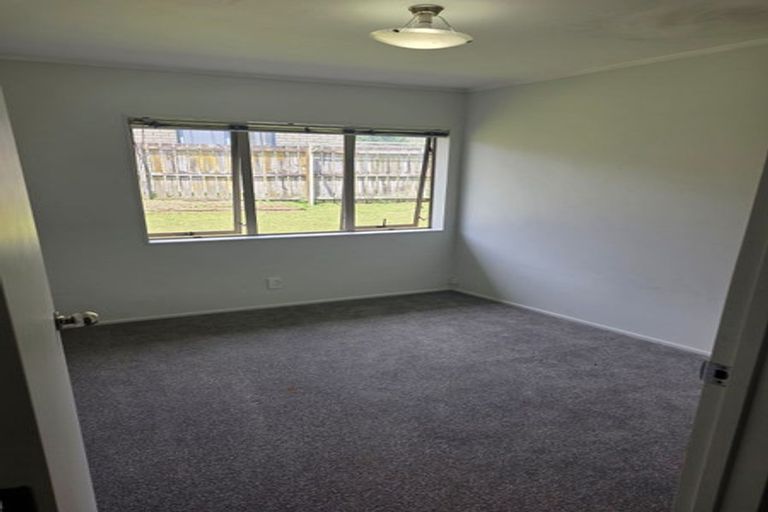 Photo of property in 16 Loughinisland Place, Weymouth, Auckland, 2103