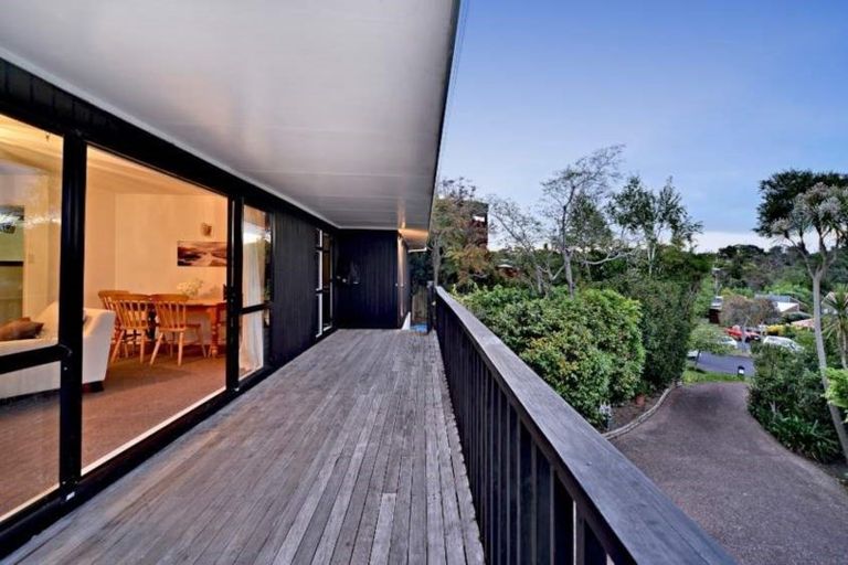 Photo of property in 39 Lastel Place, Shelly Park, Auckland, 2014