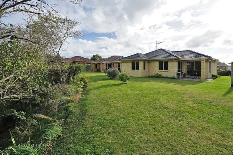 Photo of property in 55 Sovereign Isle Lane, Rototuna, Hamilton, 3210