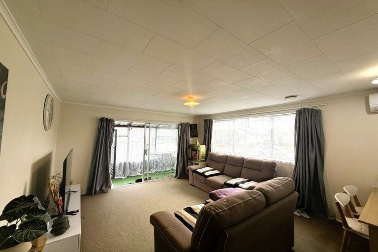 Photo of property in 1/18 Oregon Drive, Maoribank, Upper Hutt, 5018