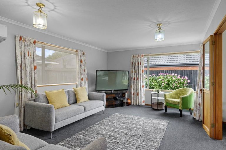 Photo of property in 15 Showgate Avenue, Sockburn, Christchurch, 8042