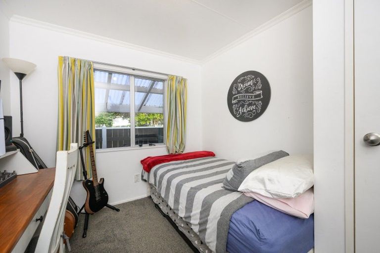 Photo of property in 38 Newton Place, Westbrook, Palmerston North, 4412