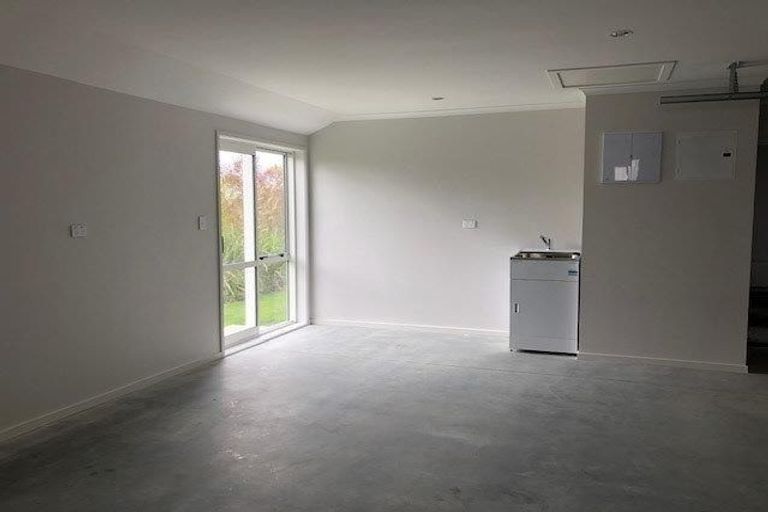 Photo of property in 50 Matija Place, Red Beach, 0932