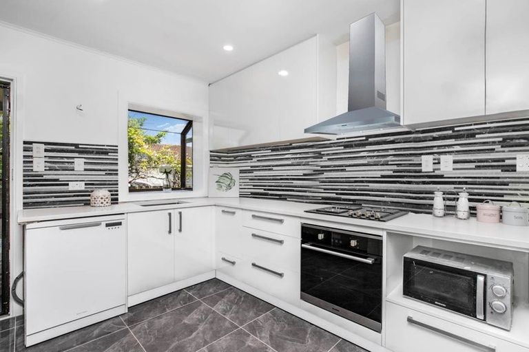 Photo of property in 2/5 Elizabeth Avenue, Papatoetoe, Auckland, 2025