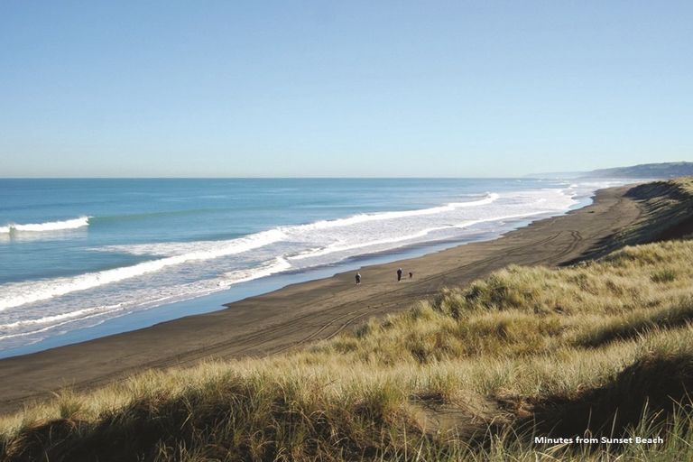 Photo of property in 22 Mission Road, Port Waikato, Tuakau, 2695