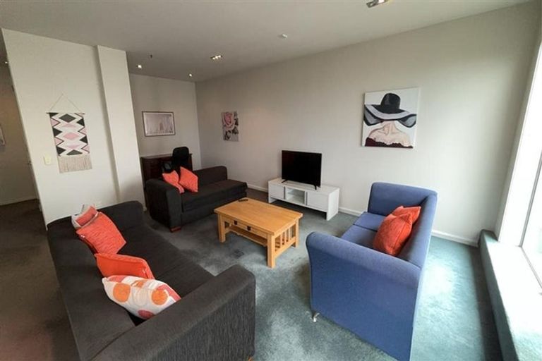 Photo of property in 22 Liardet Apartments, 201/22 Liardet Street, New Plymouth, 4310