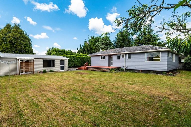 Photo of property in 62 Pukeroa Place, Papakura, 2110