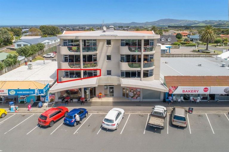 Photo of property in 1/1086 Papamoa Beach Road, Papamoa Beach, Papamoa, 3118