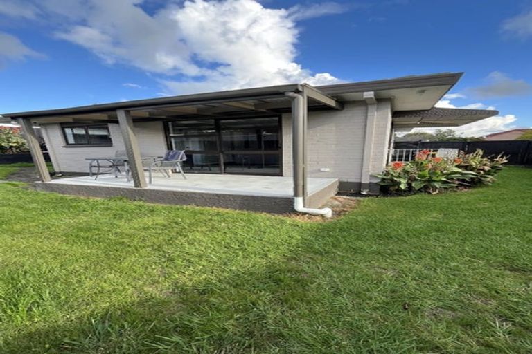 Photo of property in 6 Youngs Road, Papakura, 2110