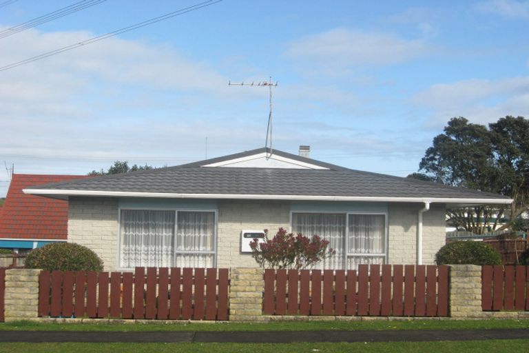 Photo of property in 3 Tahurangi Place, Spotswood, New Plymouth, 4310