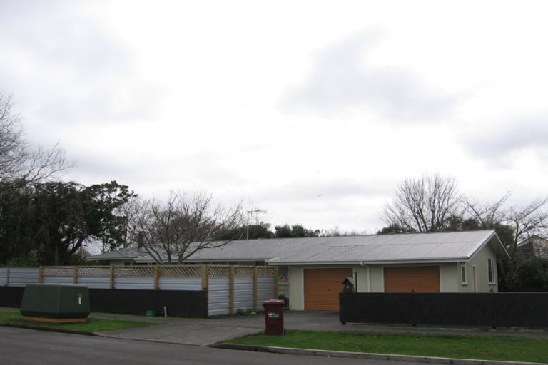 Photo of property in 2 Nottingham Avenue, Awapuni, Palmerston North, 4412