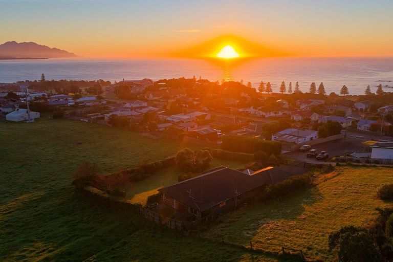 Photo of property in 68 Churchill Street, Kaikoura, 7300