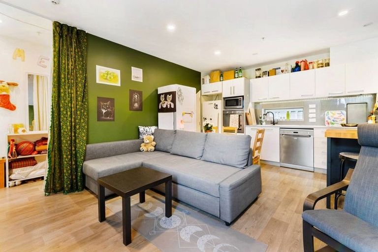 Photo of property in 5/160c Hobsonville Point Road, Hobsonville, Auckland, 0616