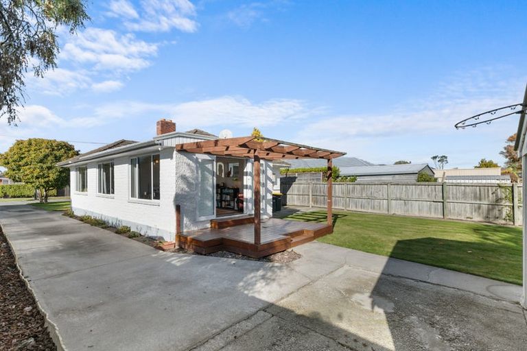 Photo of property in 33 Wilton Crescent, Bishopdale, Christchurch, 8053