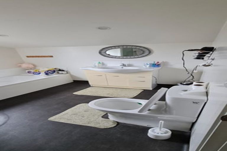 Photo of property in 50 Elizabeth Street, Moera, Lower Hutt, 5010