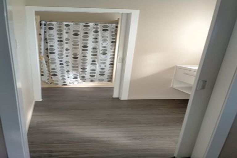 Photo of property in 66 Golf Road, New Lynn, Auckland, 0600