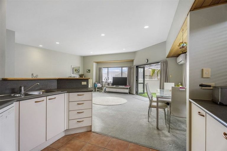 Photo of property in 41 Palmgreen Court, Stanmore Bay, Whangaparaoa, 0932