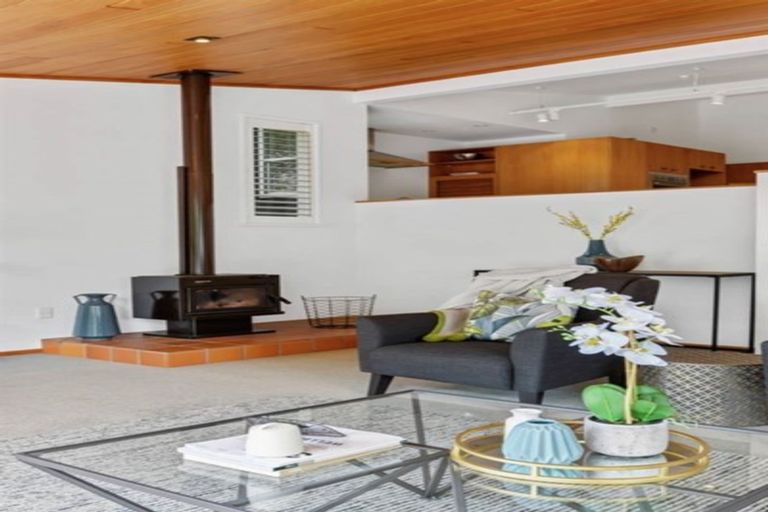 Photo of property in 12 Grove Lane, Kelvin Heights, Queenstown, 9300