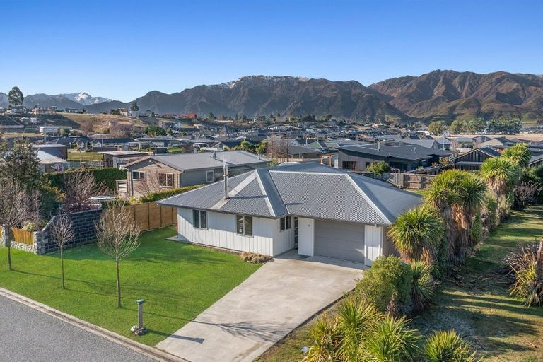Photo of property in 13 Bell Street, Lake Hawea, 9382