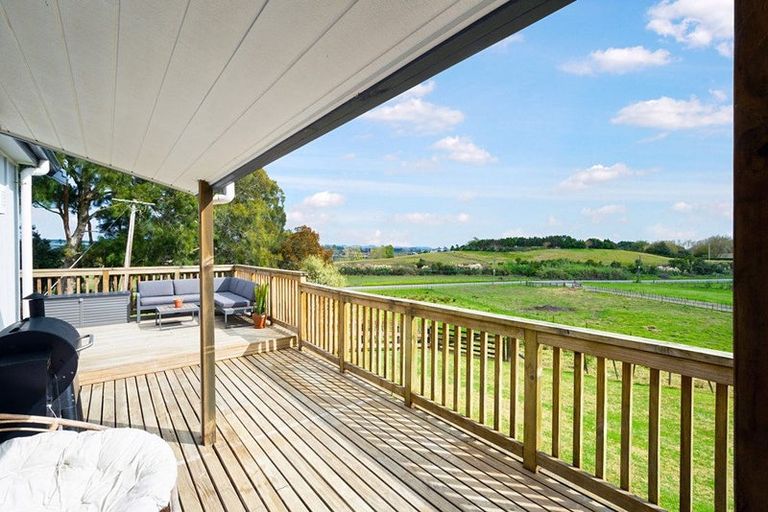 Photo of property in 141 Mangakura Road, Helensville, 0875