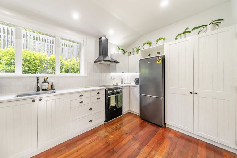 Photo of property in 147 Severn Street, Island Bay, Wellington, 6023