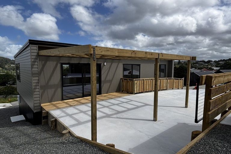 Photo of property in 1 Silver Fern Way, Woodhill, 0110
