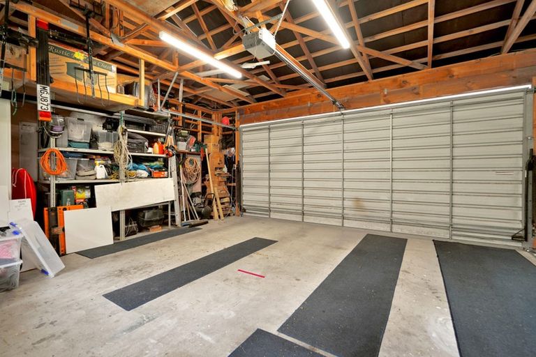Photo of property in 14 Ebony Place, Massey, Auckland, 0614