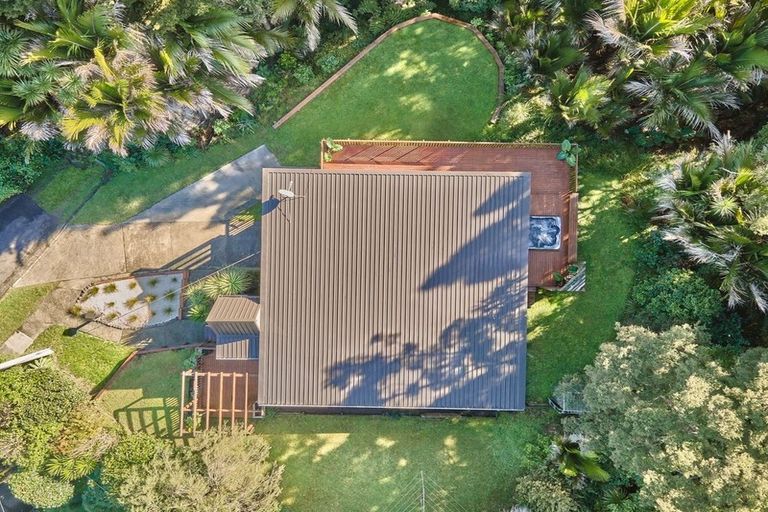 Photo of property in 27 Coroglen Avenue, Birkenhead, Auckland, 0626