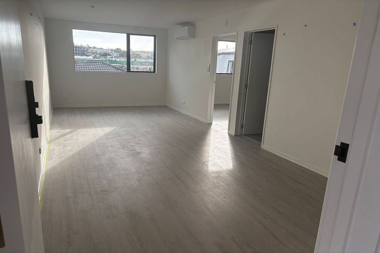 Photo of property in 47 Dale Crescent, Pakuranga, Auckland, 2010