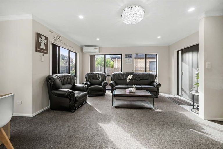 Photo of property in 23 Mckenzie Road, Mangere Bridge, Auckland, 2022