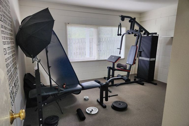 Photo of property in 25 Meadowvale Avenue, Forrest Hill, Auckland, 0620