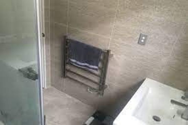 Photo of property in 10c Carlos Drive, Flat Bush, Auckland, 2016