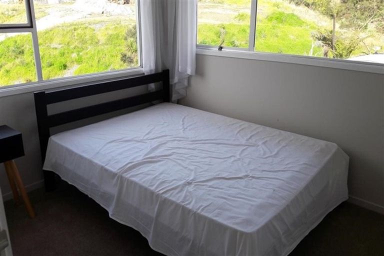 Photo of property in 28 Reynella Drive, Massey, Auckland, 0614