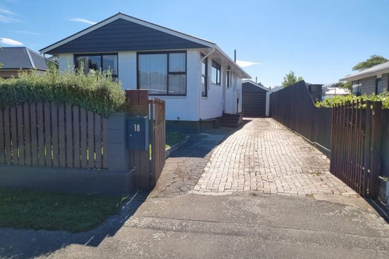 Photo of property in 18 Camelia Place, Islington, Christchurch, 8042