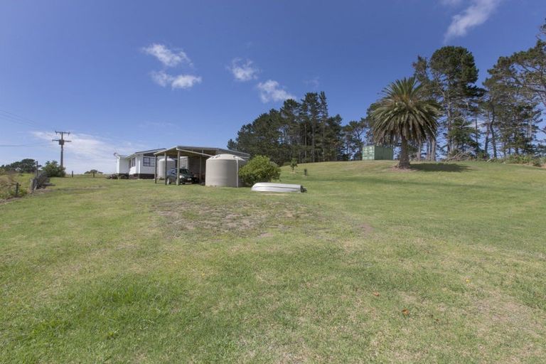 Photo of property in 5705 Pouto Road, Pouto, 0391