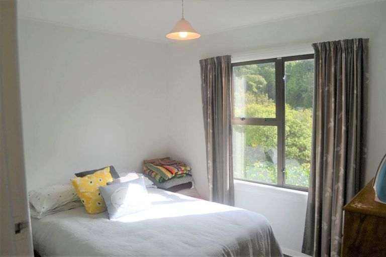 Photo of property in 15 Creswick Terrace, Northland, Wellington, 6012