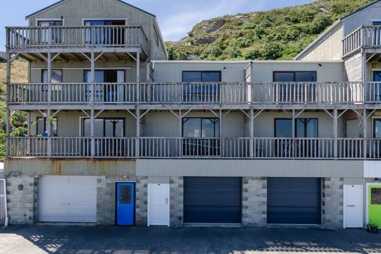Photo of property in 12/410 The Esplanade, Island Bay, Wellington, 6023