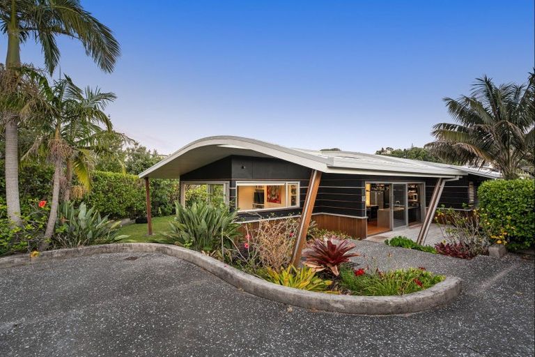 Photo of property in 107 Russell Bruce Place, Onemana, Whangamata, 3691