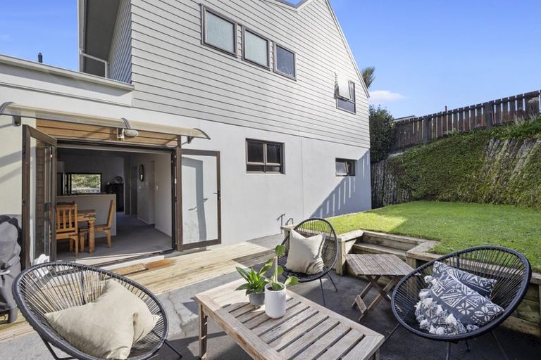 Photo of property in 2 Budleigh Street, Frankleigh Park, New Plymouth, 4310