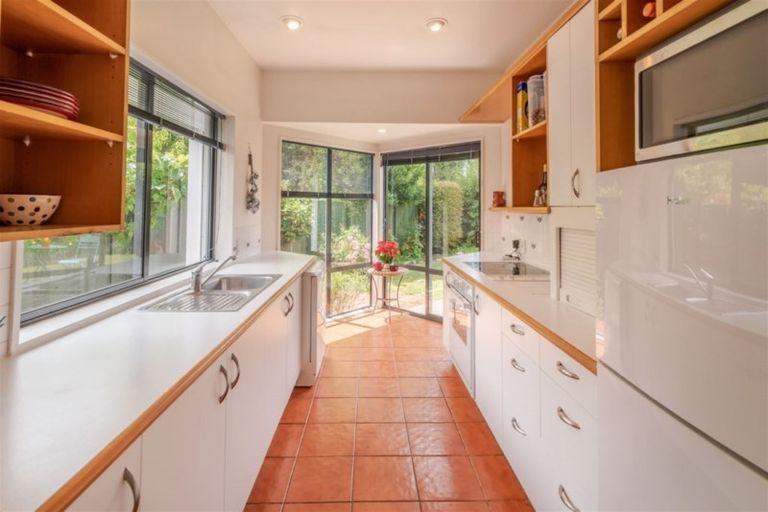 Photo of property in 290 Withells Road, Avonhead, Christchurch, 8042
