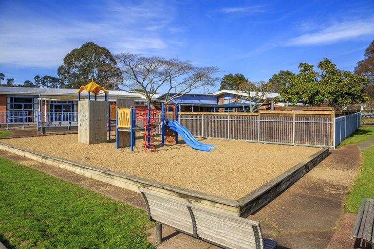 Photo of property in 1/285 Sunset Road, Sunnynook, Auckland, 0632